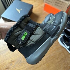 Nike Kids Snow Boots Size 13